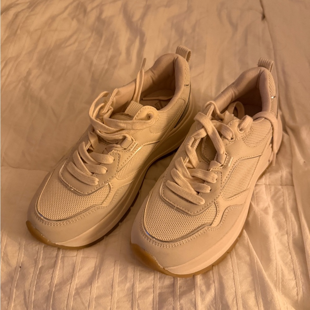 Zara Women's Cream Sneakers with Silver details